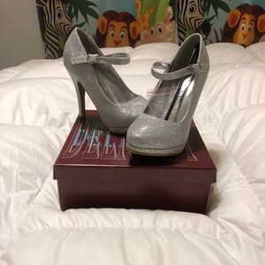 👠Silver Sparkly Mary-Jane Heels👠